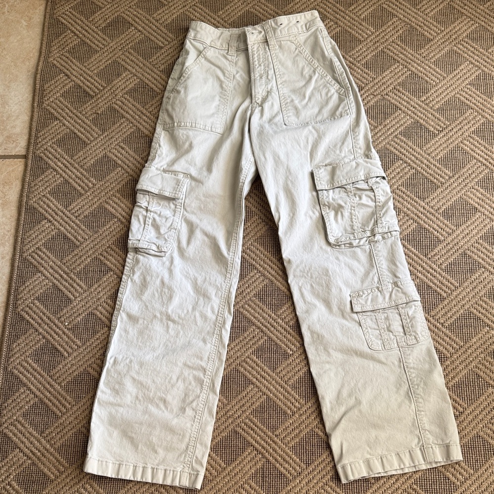 Hollister Women’s Ultra High Rise Baggy Light Tan Cargo Pants